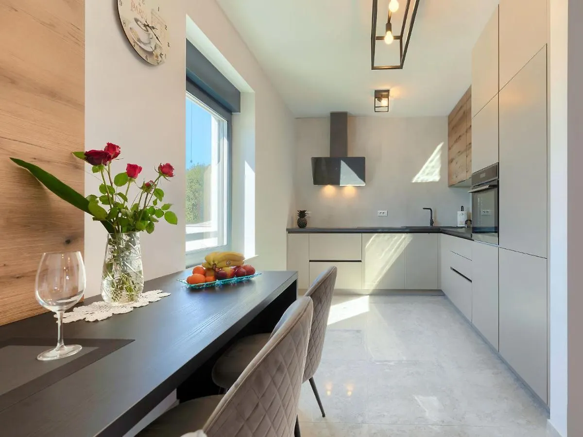 Apartment Wing 77 By Interhome Pula