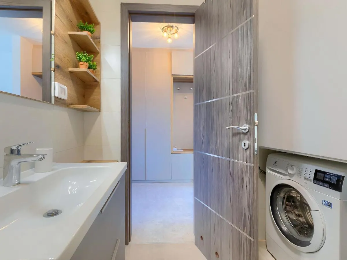 Apartment Wing 77 By Interhome 普拉