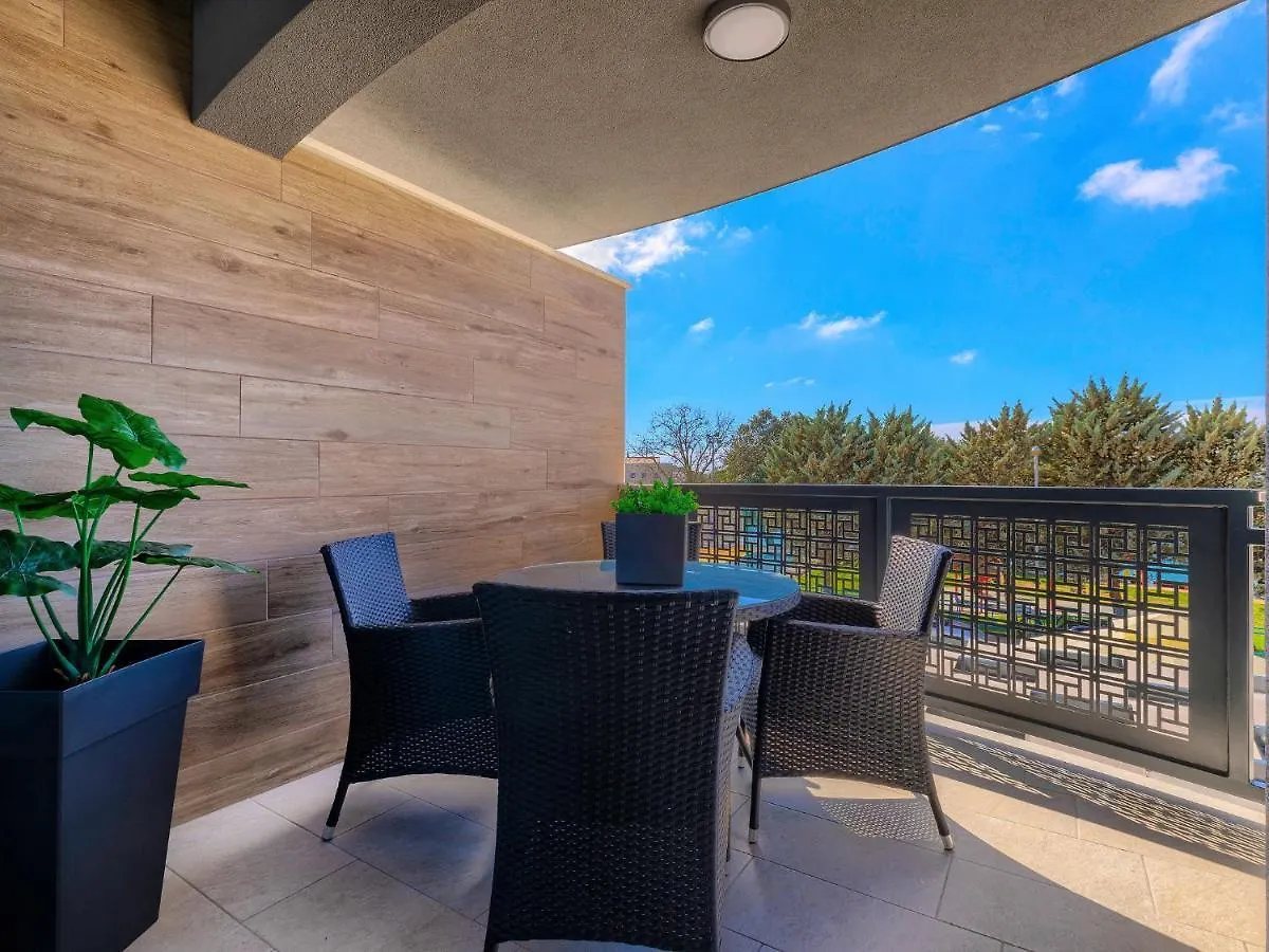 Apartment Wing 77 By Interhome プーラ