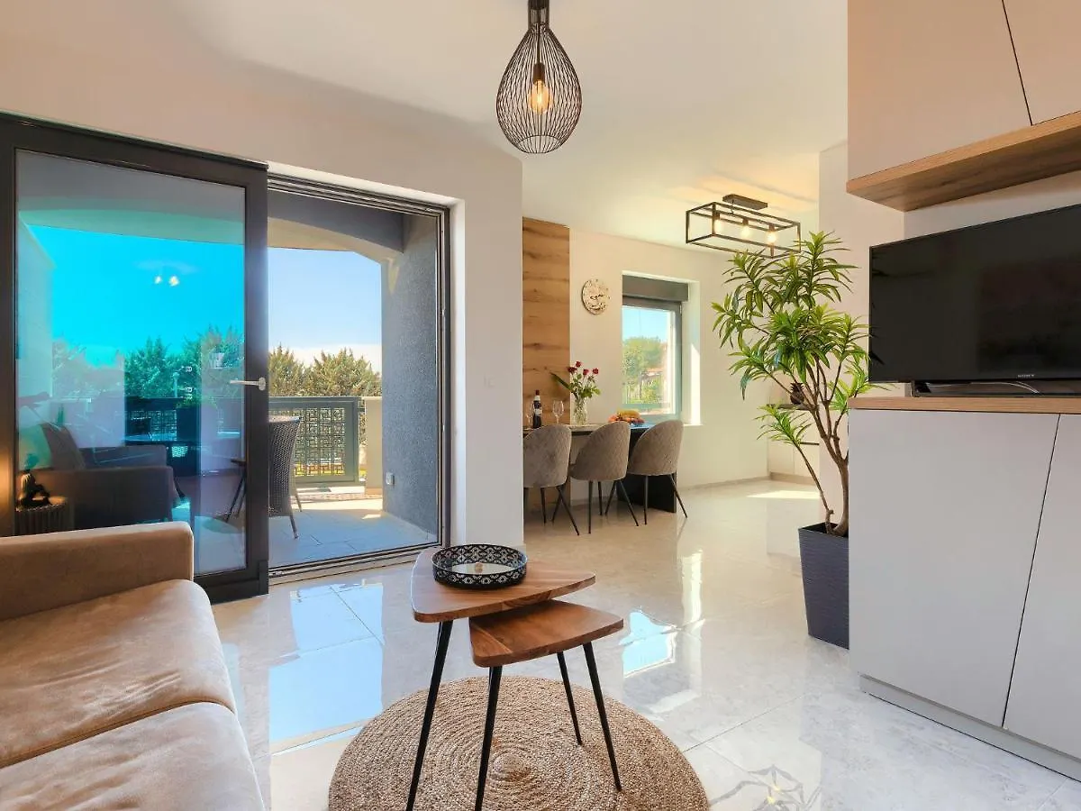 Apartment Wing 77 By Interhome 普拉