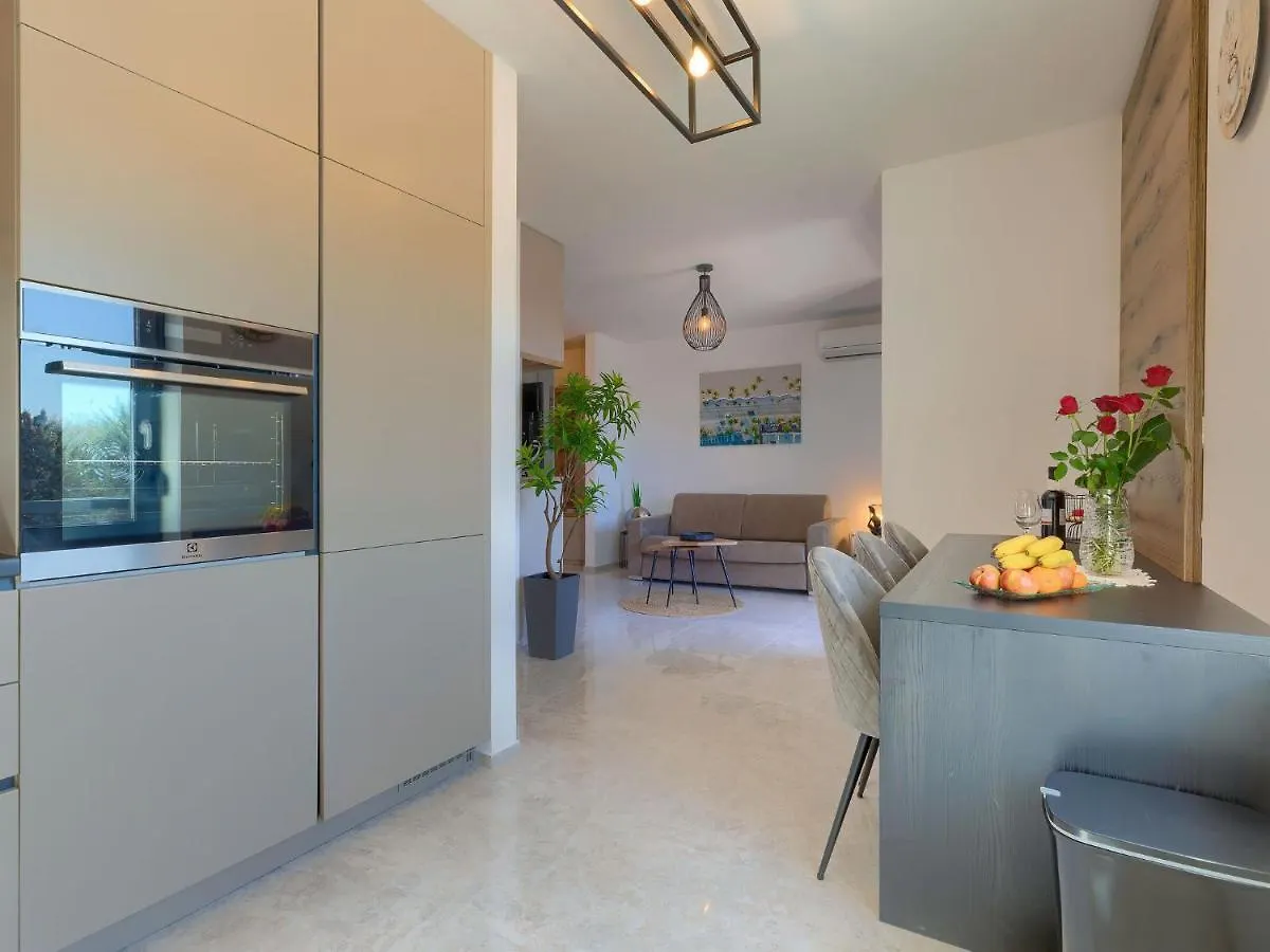 Apartment Wing 77 By Interhome 普拉